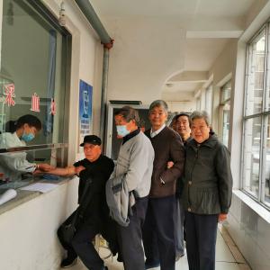 重陽(yáng)敬老 情暖金秋——集團(tuán)公司開(kāi)展敬老助老、關(guān)愛(ài)老職工活動(dòng)